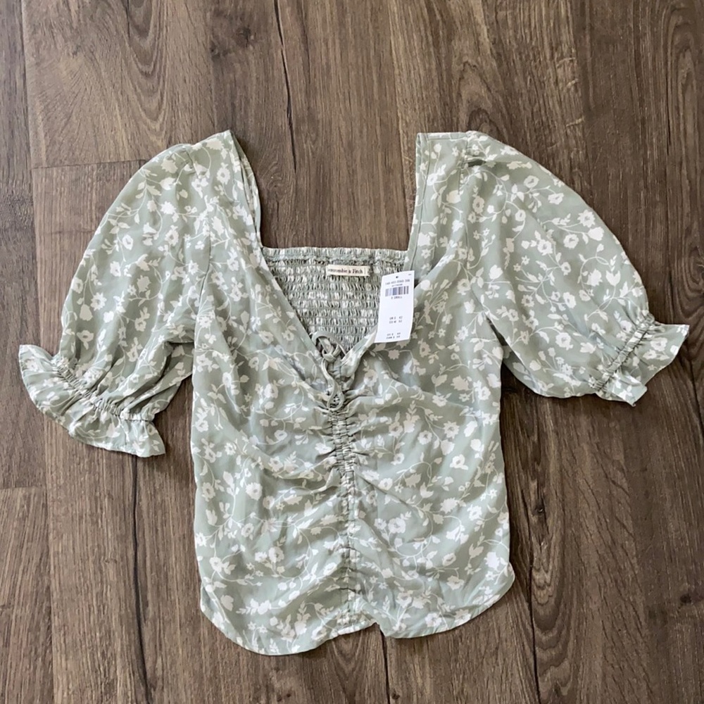 Abercrombie & Fitch Floral top